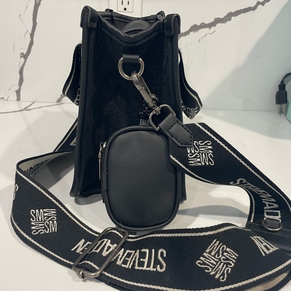 Steve Madden Black Messenger Bag Sleek and Minimalist - Picture 10 of 16
